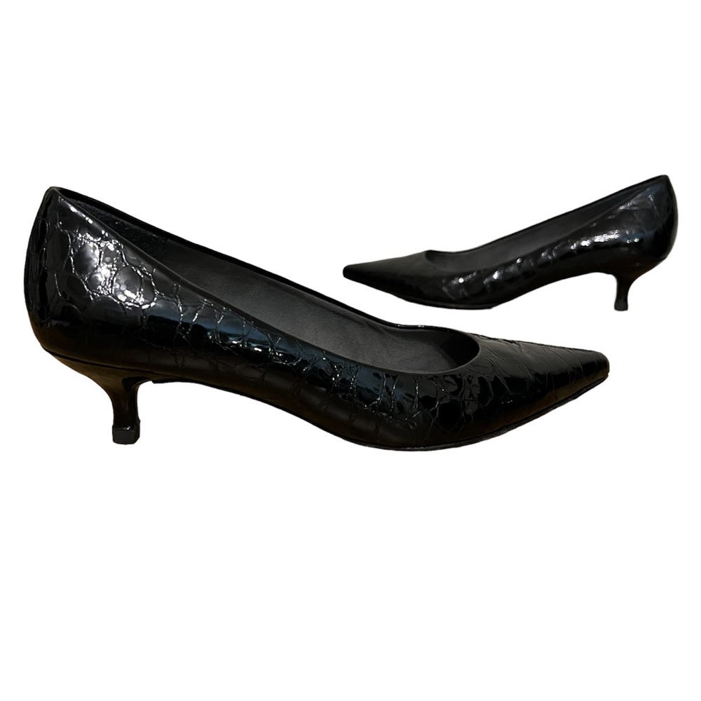Stuart Weitzman Black Snakeskin Leather Kitten Heels